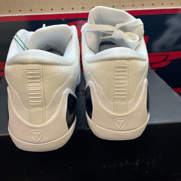 Nike Kobe 9 proto halo  Low in White main image 5